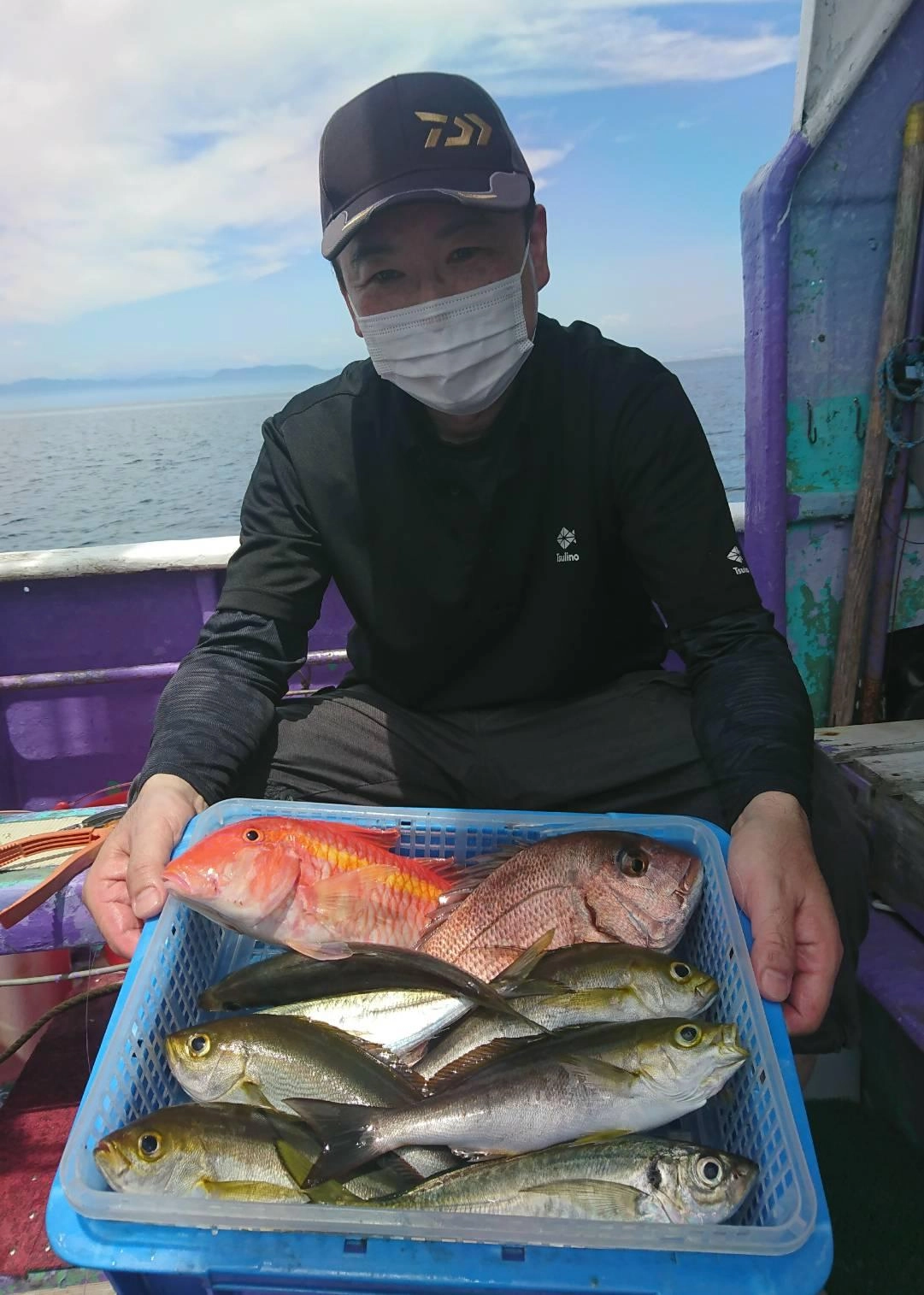 アジ、イサキ、マダイ、オジサンなど様々な魚を釣ることができます！