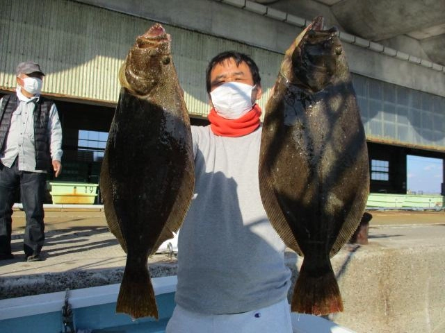 こちらの常連様も初冬肉厚良型ビラメを両手狩りッ(・∀・)