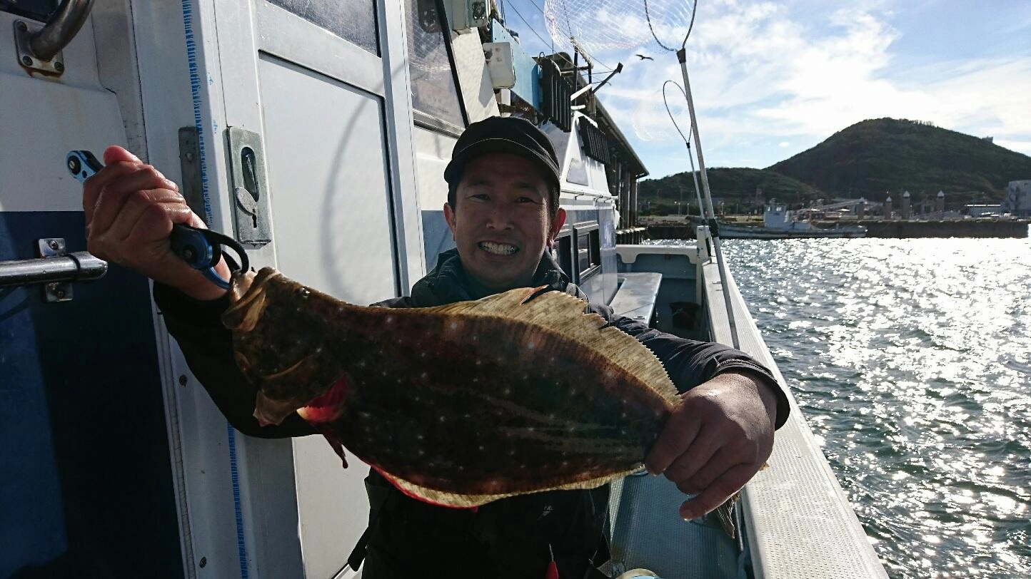 スタッフ杉浦最大50ｃｍ。＊神島周りは12月１日からですが・・・神島沖は現在好調中です！今がチャンス！