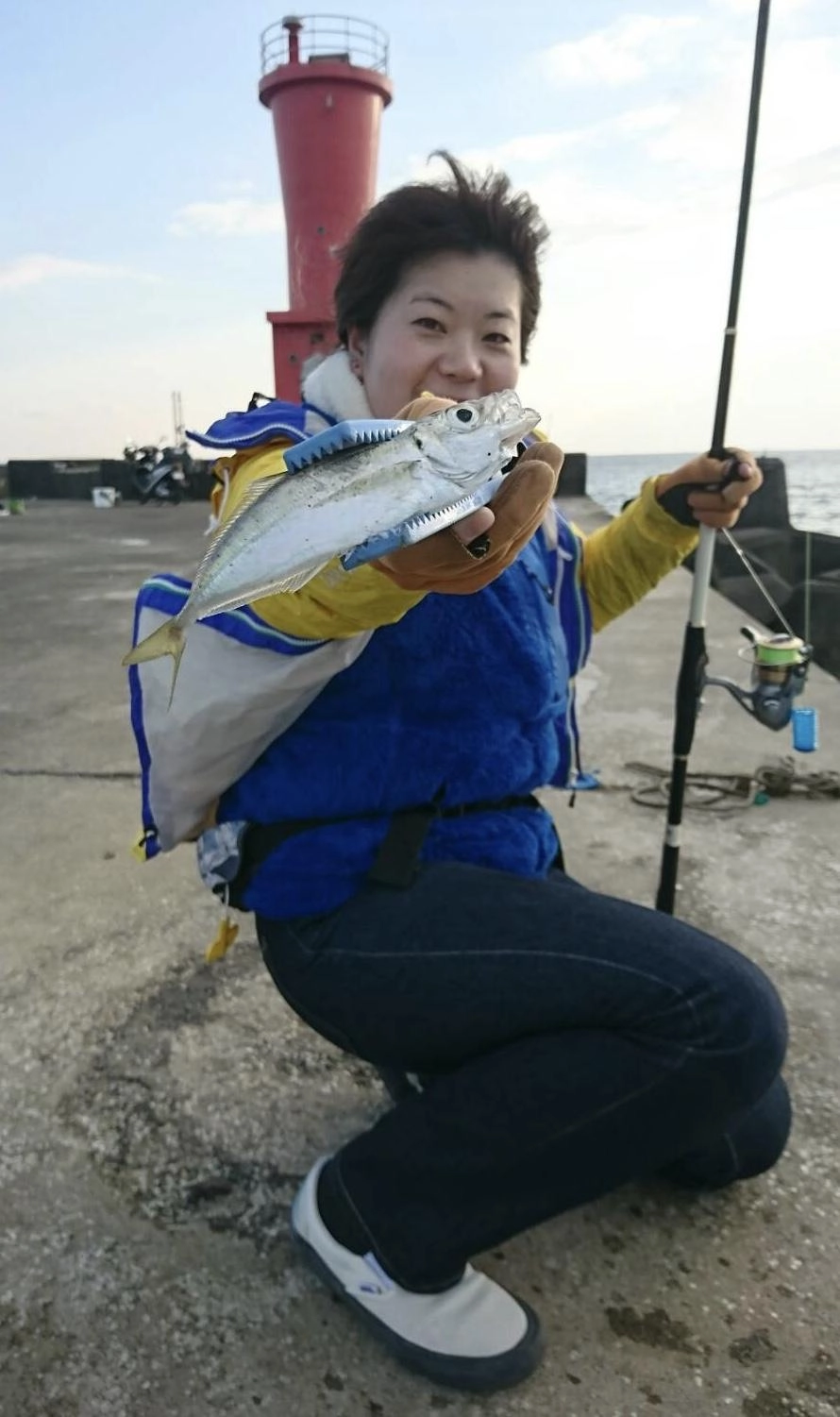 ウキを使った投げサビキならアジが釣れる可能性大！！