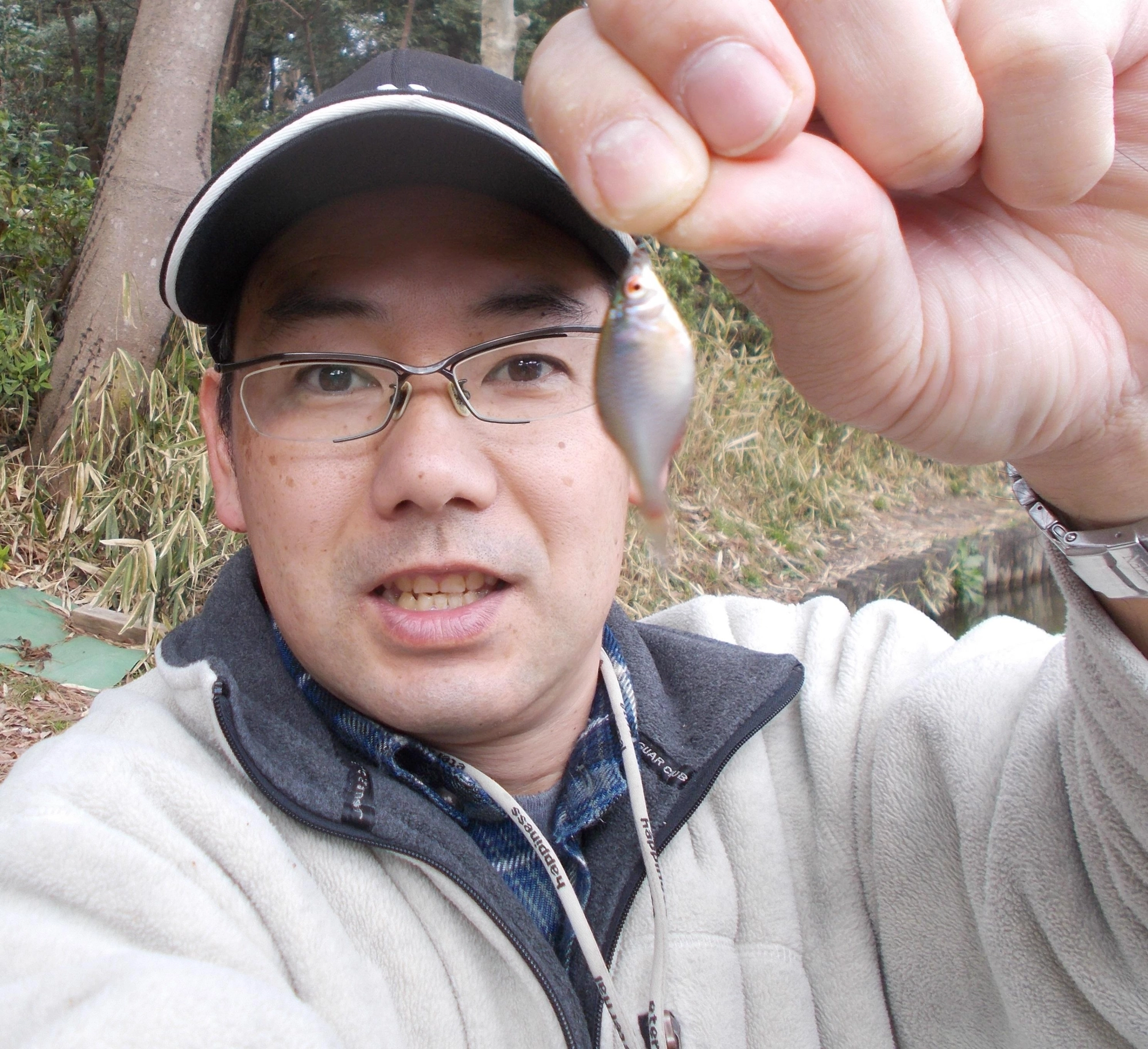 暖かくなり浅場に小魚がよってきました。これから晩秋までロングランで楽しめます。