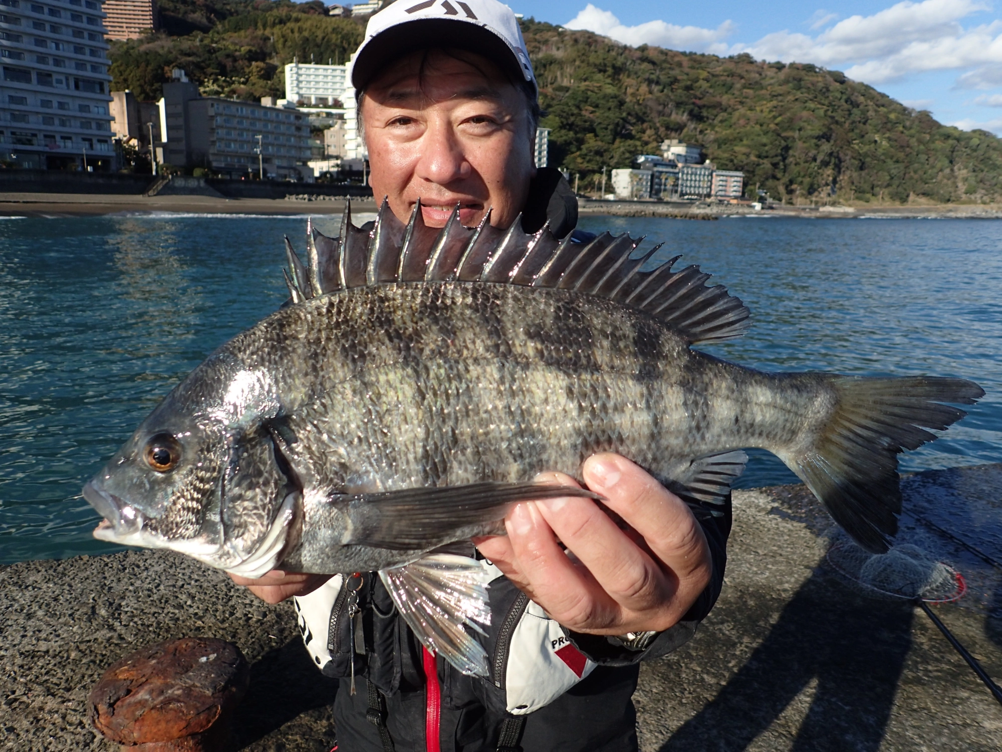 スタッフ菊間 東伊豆堤防ウキフカセ釣り釣行 | 釣具のイシグロ | 釣り