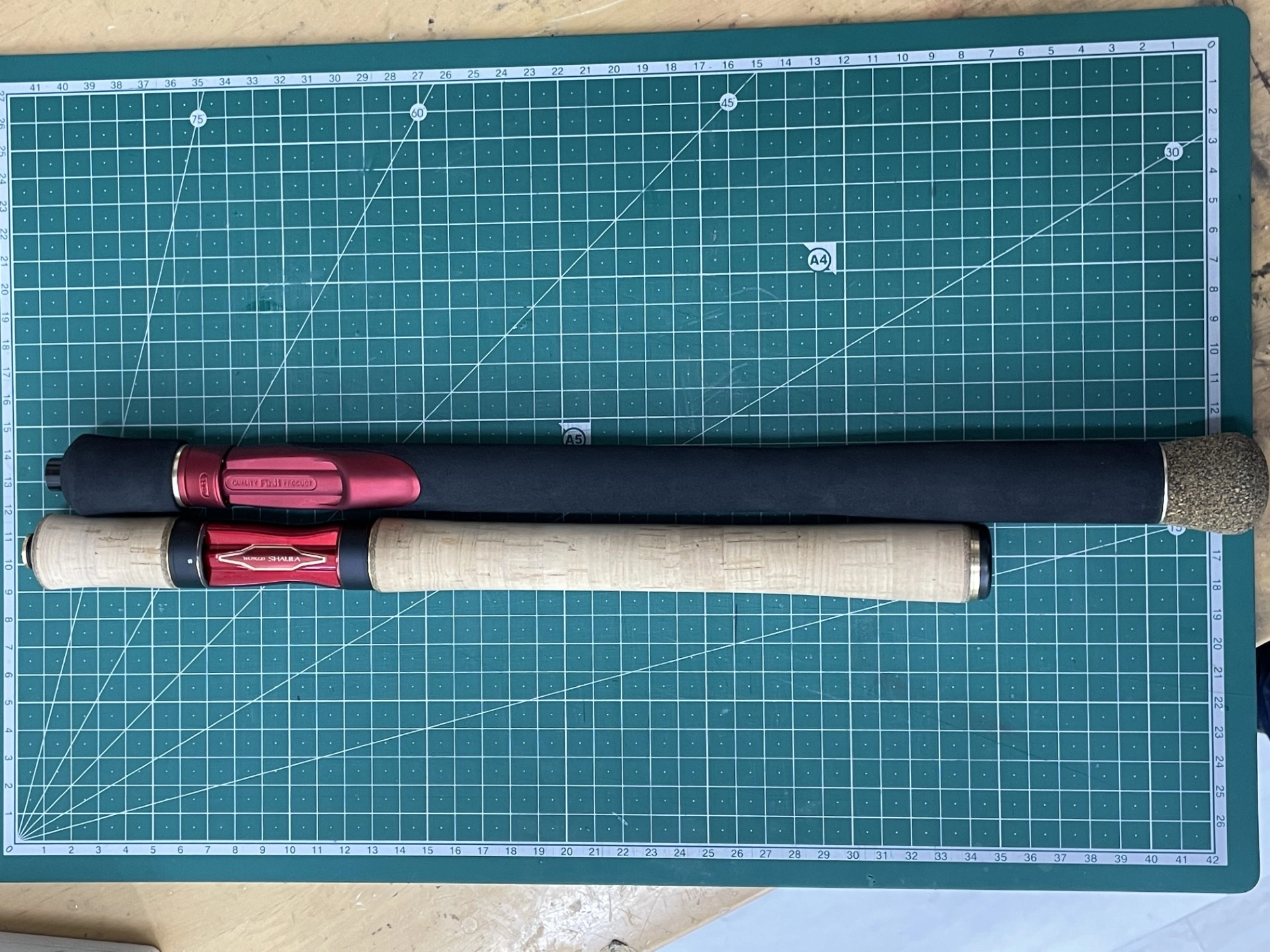 ワールドシャウラEVAグリップ 鶴見工房》シマノ ワールドシャウラのグリップ部分をコルクから