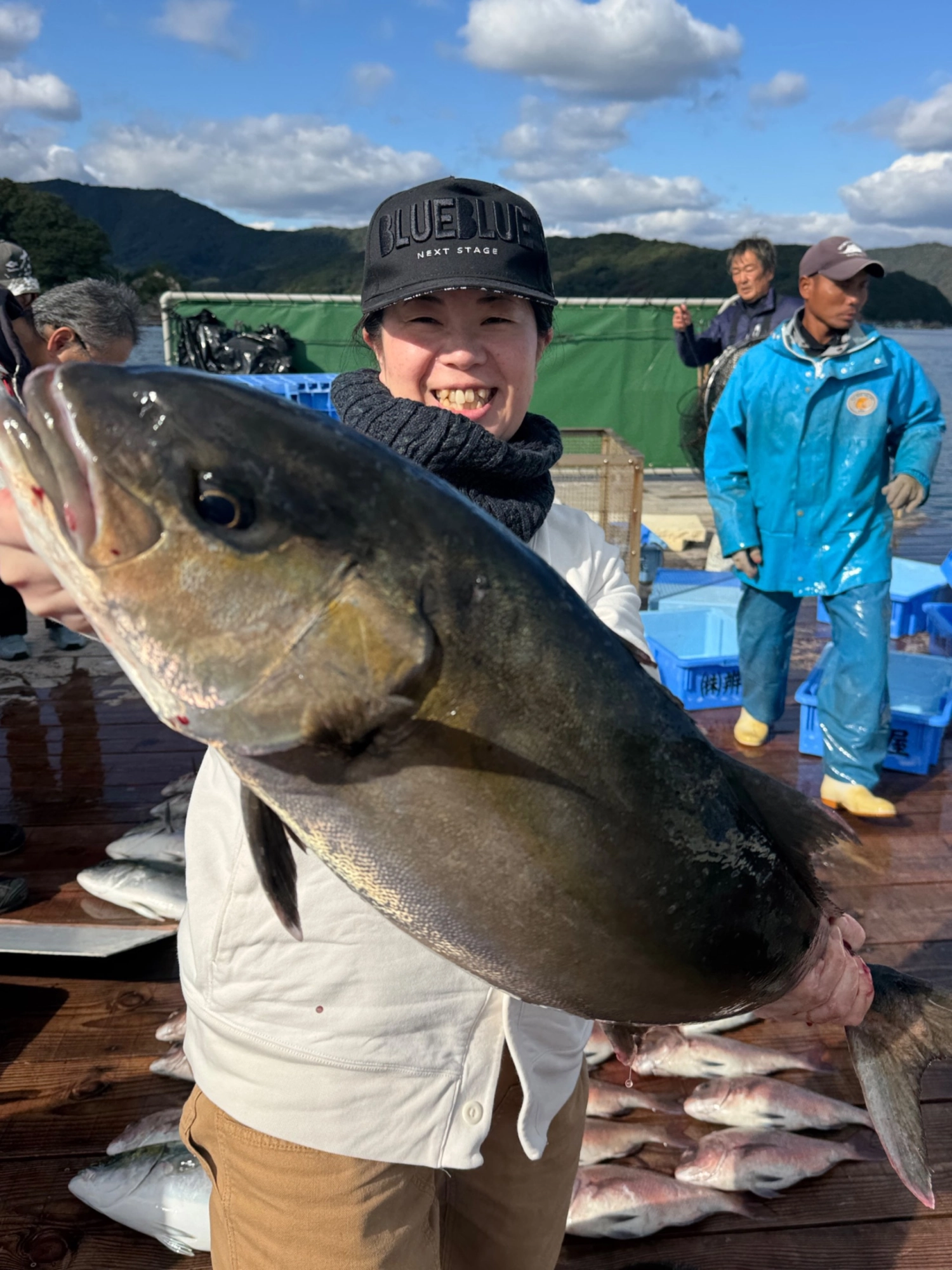 2025年11月☆海上釣堀で高級魚乱舞！！！ | 釣具のイシグロ | 釣り情報