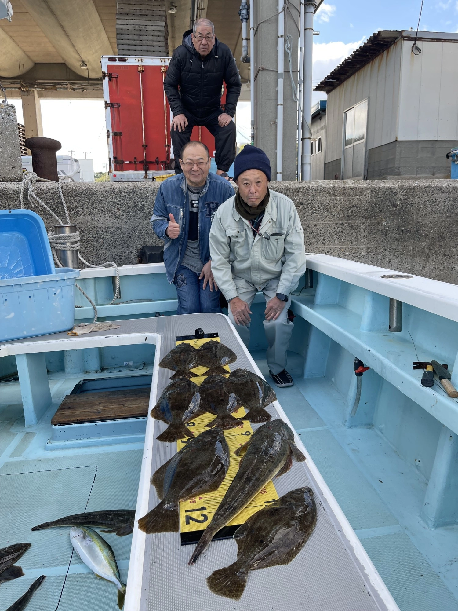 こちらのお客様は武丸自慢のヒラメ仕掛けで狩るッψ(｀∇´)ψ